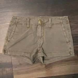 American Eagle “Shortie” Chino Shorts Olive Khaki